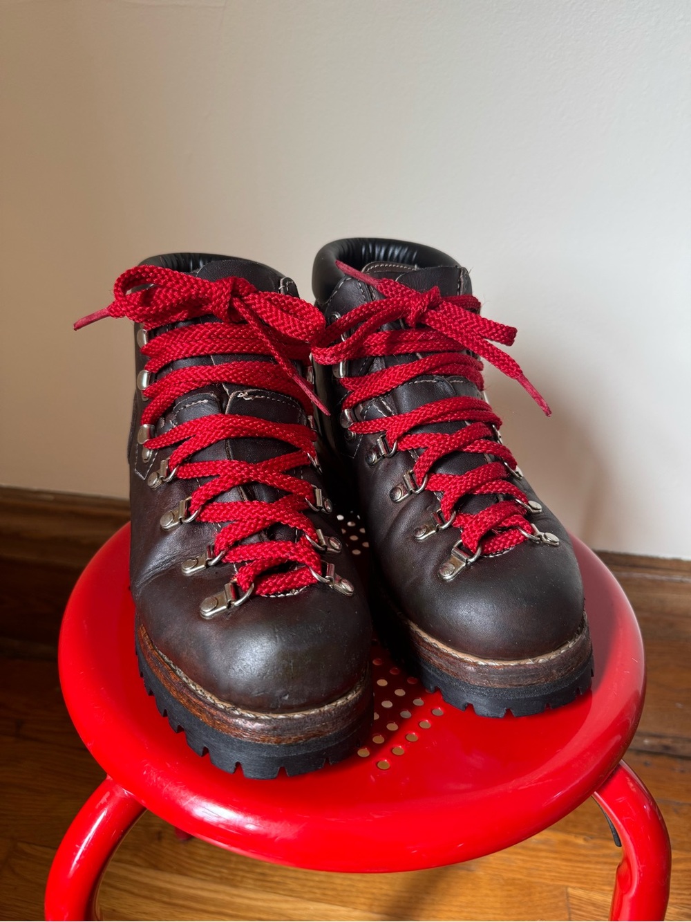 Vintage JCPenney USA Made Leather Hiking Boots Women’s 7.5 Vibram Sole Red Laces
